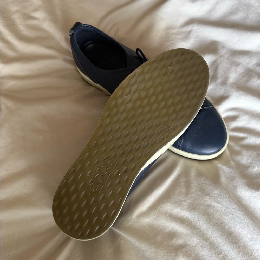Ecco Men's Dark Blue Leather Sneakers - Picture 2 of 4